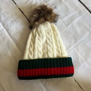 NEW Women's Cream Cable Knit Faux Fur Pom Beanie Striped Red Green